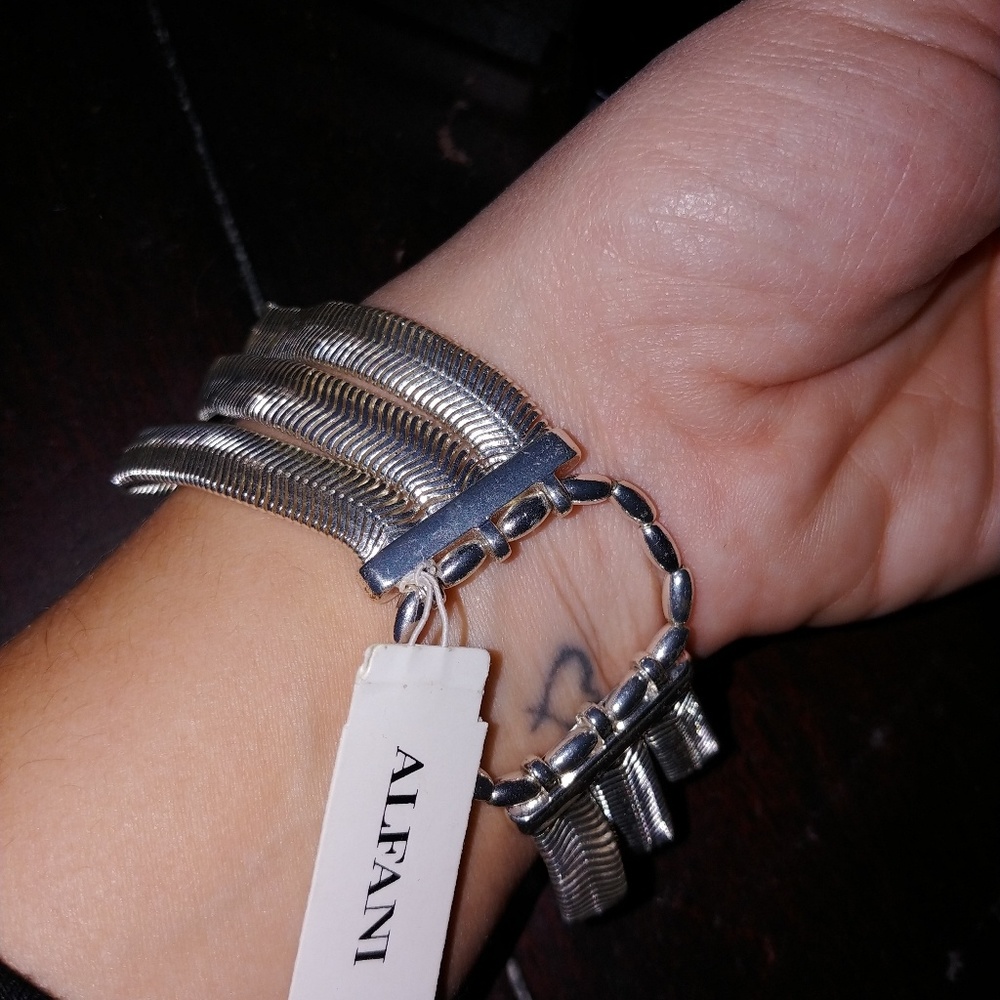 Alfani bracelet - Picture 2 of 3